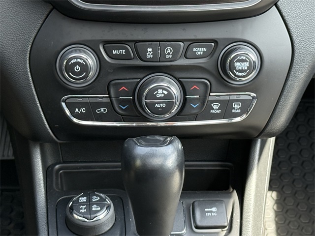 2022 Jeep Cherokee Trailhawk photo 24