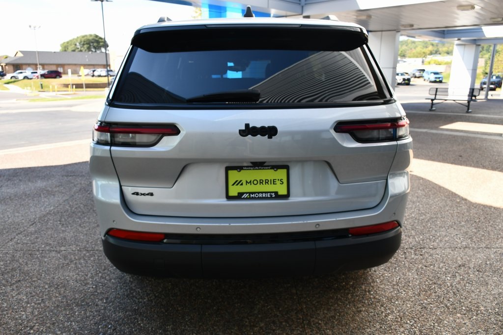 2024 Jeep Grand Cherokee Altitude photo 5