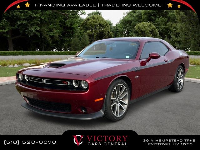 2023 Dodge Challenger R/T's photo