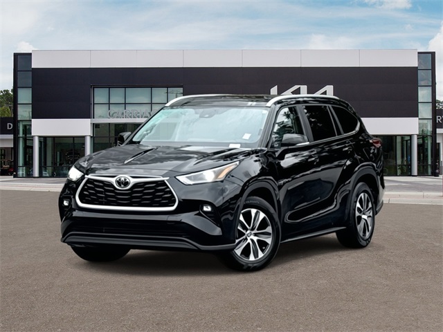 2023 Toyota Highlander XLE's photo