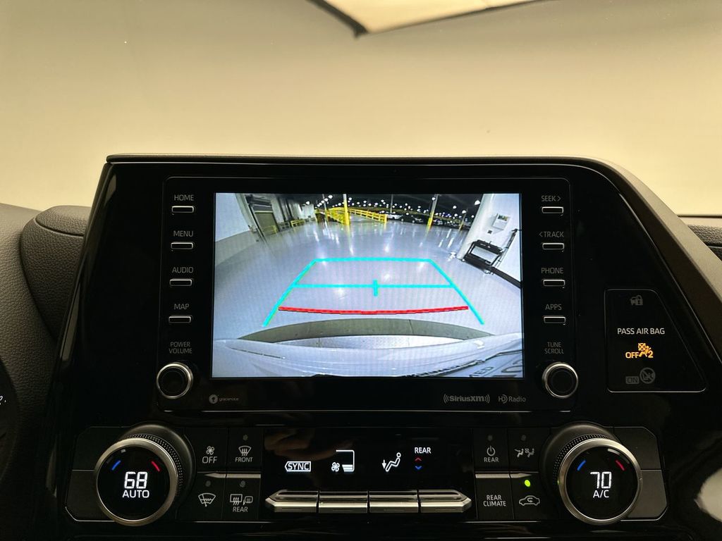 2020 Toyota Highlander L photo 15