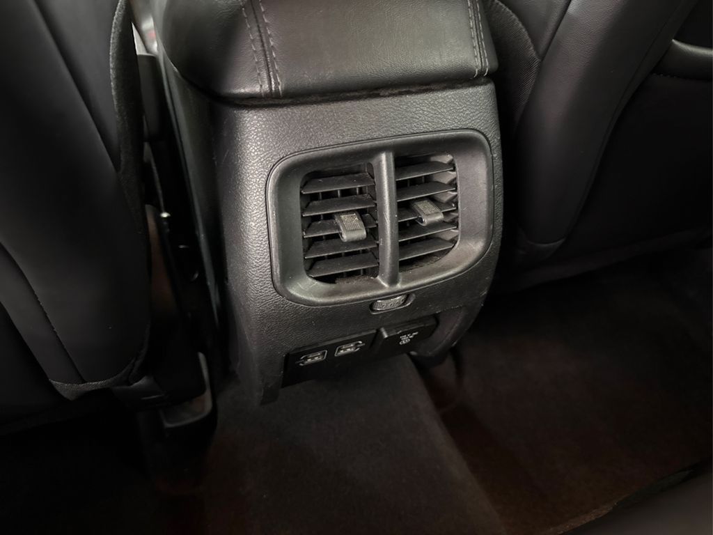 2021 Jeep Cherokee Latitude Lux photo 23