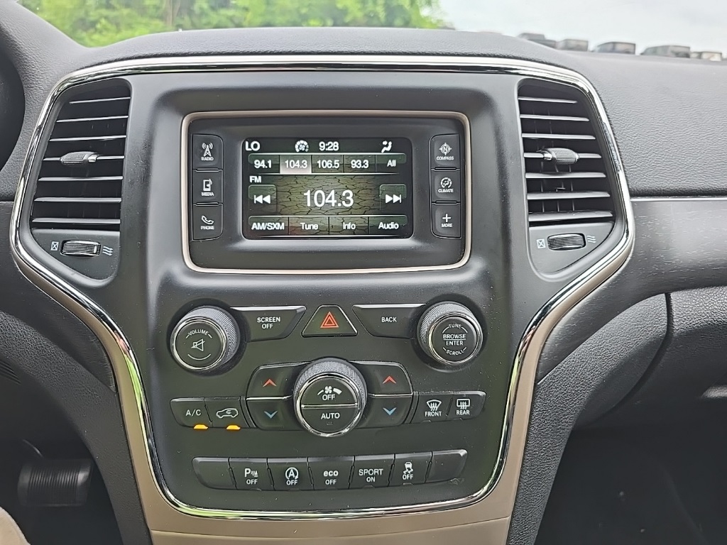 2017 Jeep Grand Cherokee Laredo photo 16