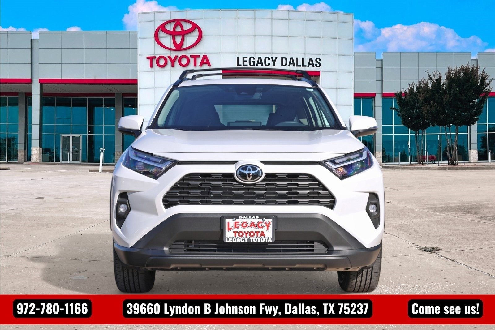 2025 Toyota RAV4 XLE Premium photo 4