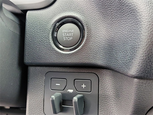 2025 Toyota Tundra SR5 CrewMax photo 27