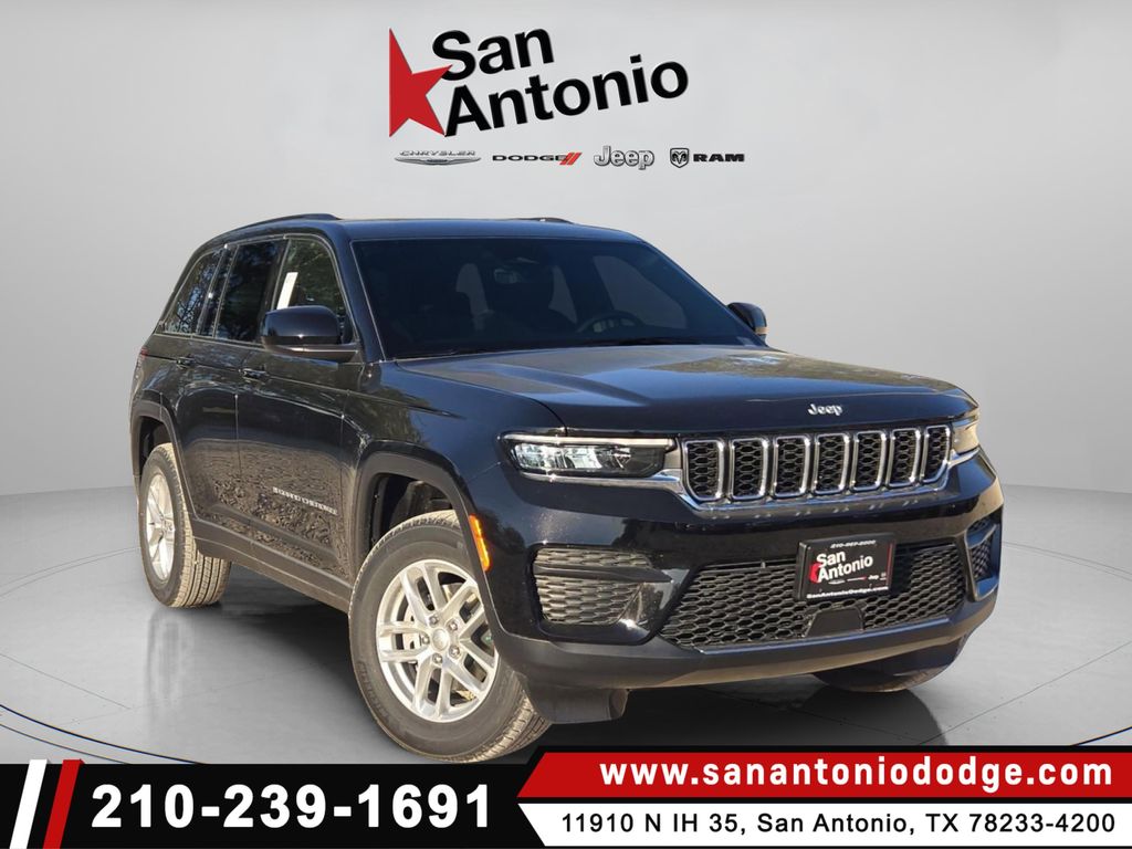2025 Jeep Grand Cherokee Laredo's photo