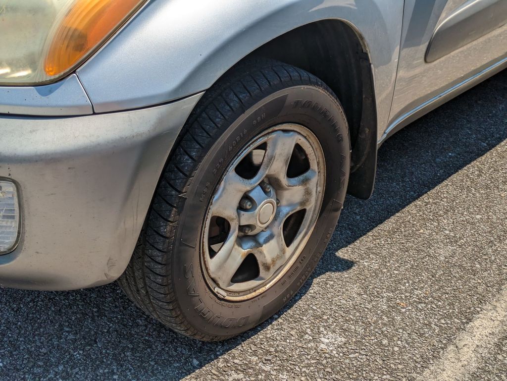 2002 Toyota RAV4 Base photo 4