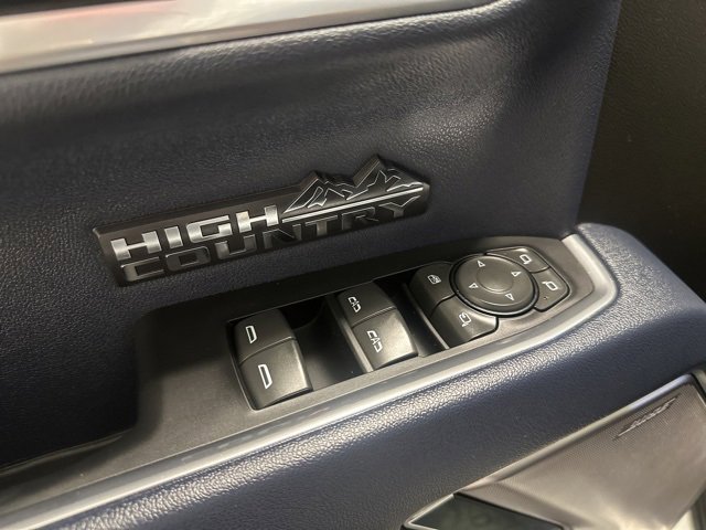 2022 Chevrolet Silverado 1500 High Country photo 9