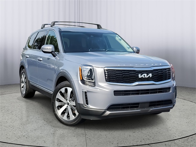 2022 Kia Telluride S photo 2