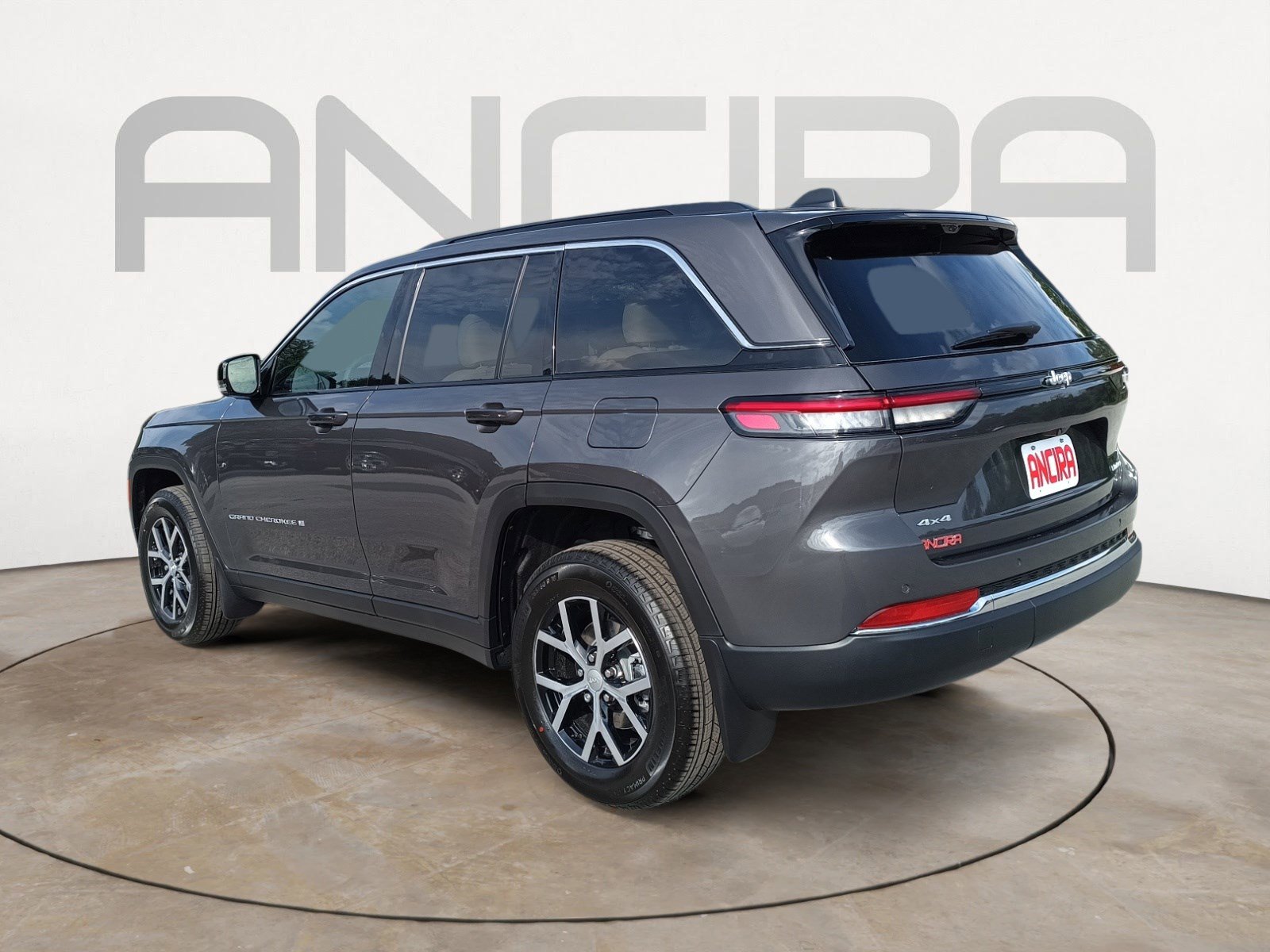 2025 Jeep Grand Cherokee Limited photo 4