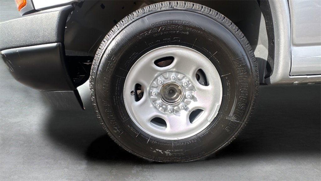 2025 Gmc Savana Cargo 2500 photo 2