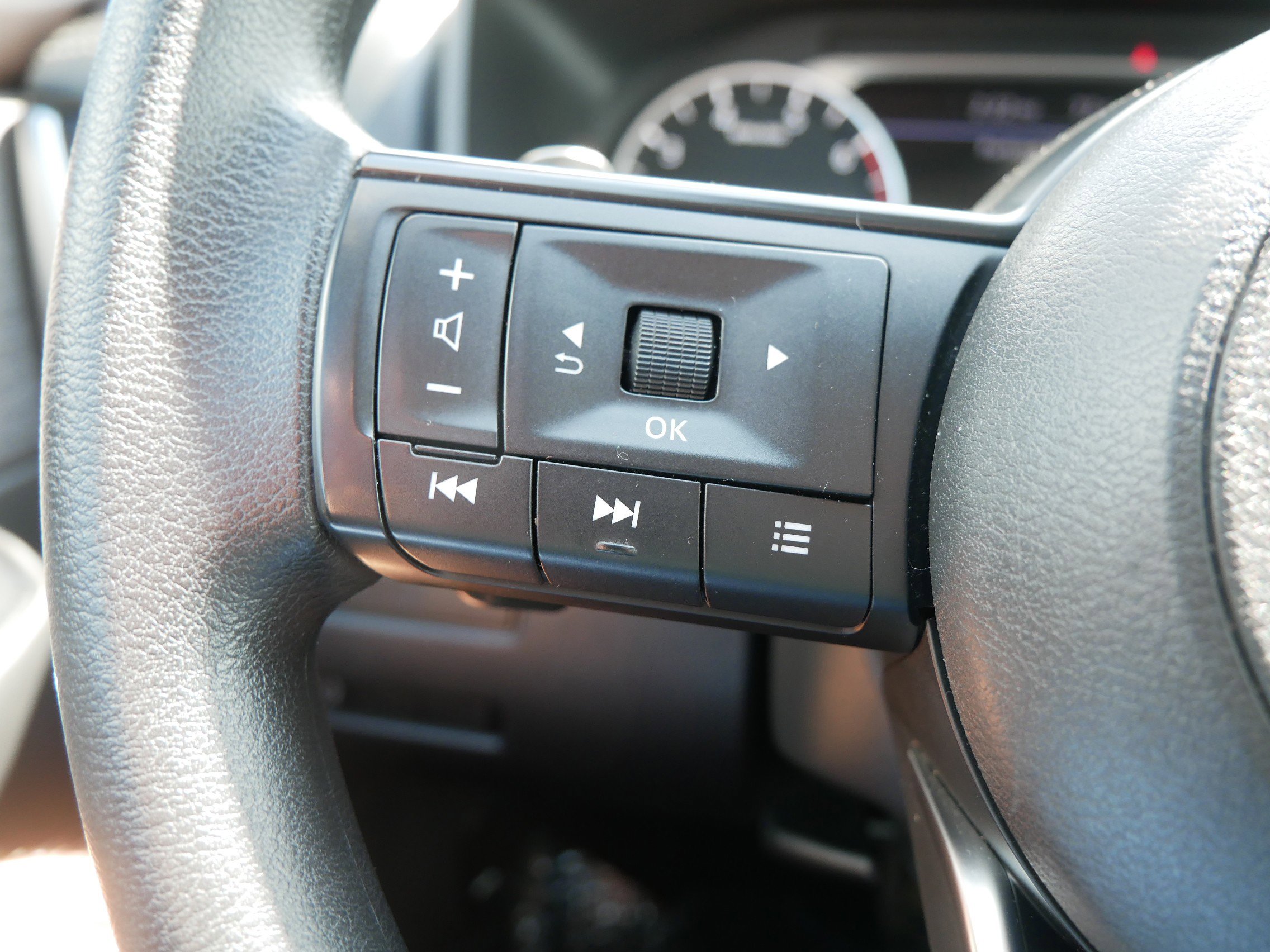 2023 Nissan Rogue S photo 27