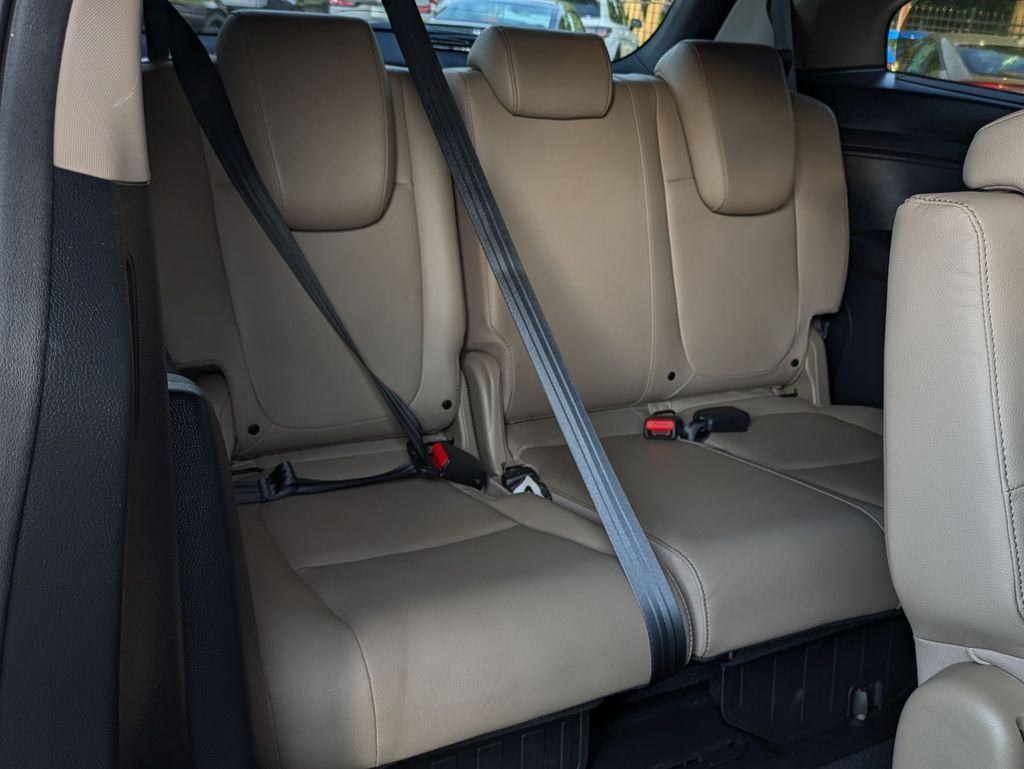 2022 Honda Odyssey Touring photo 24