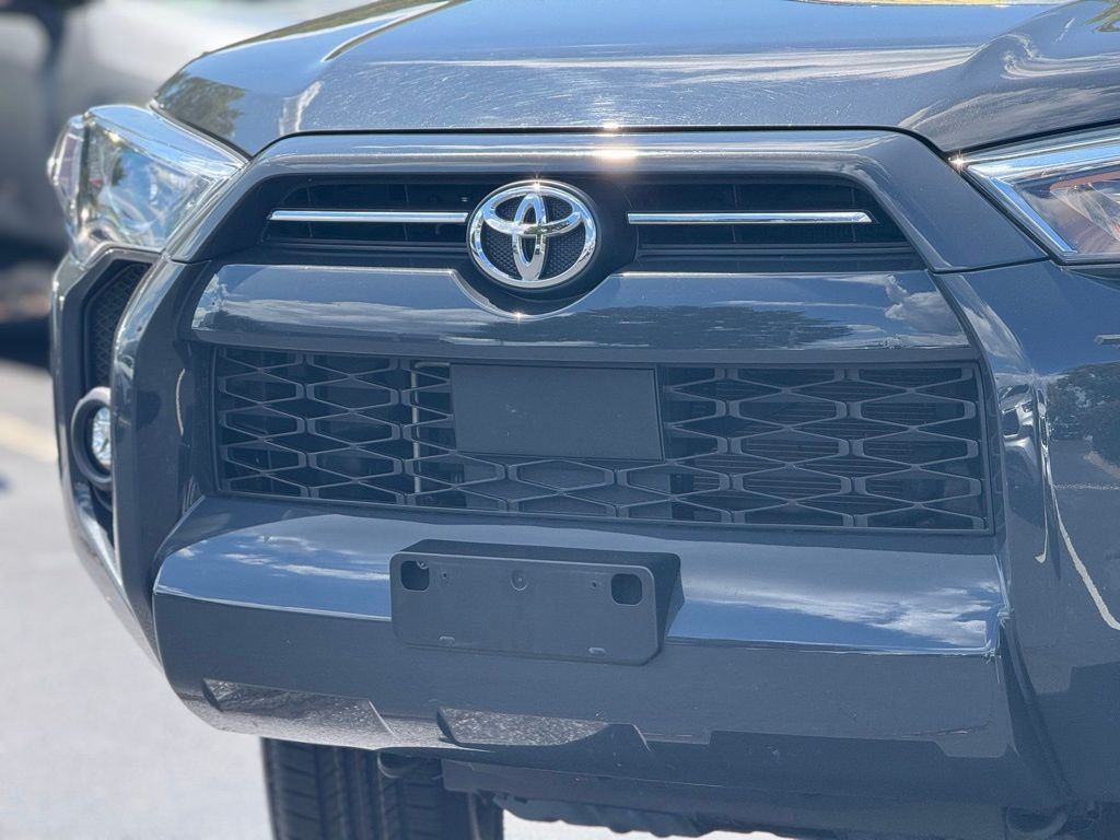 2024 Toyota 4Runner SR5 photo 7