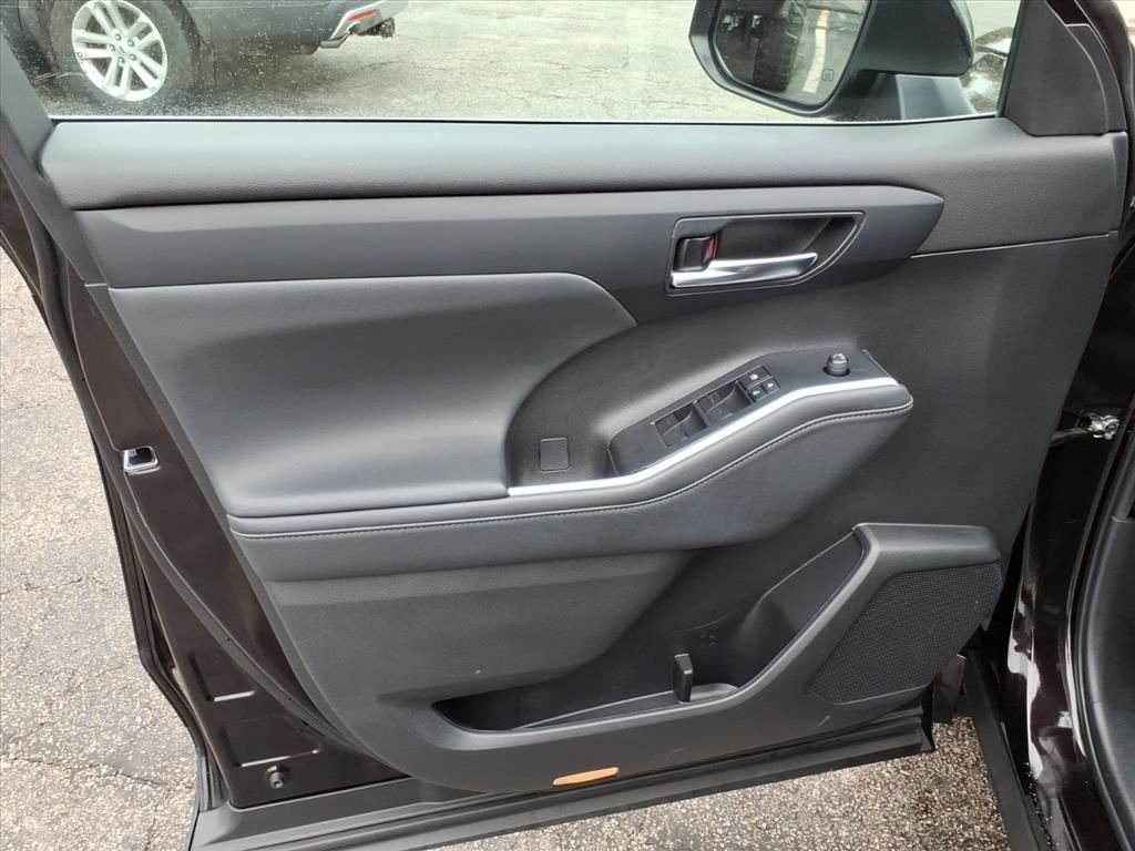 2022 TOYOTA HIGHLANDER - Image 18