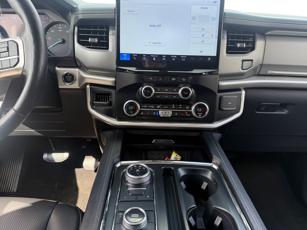 2024 Ford Expedition XLT photo 10