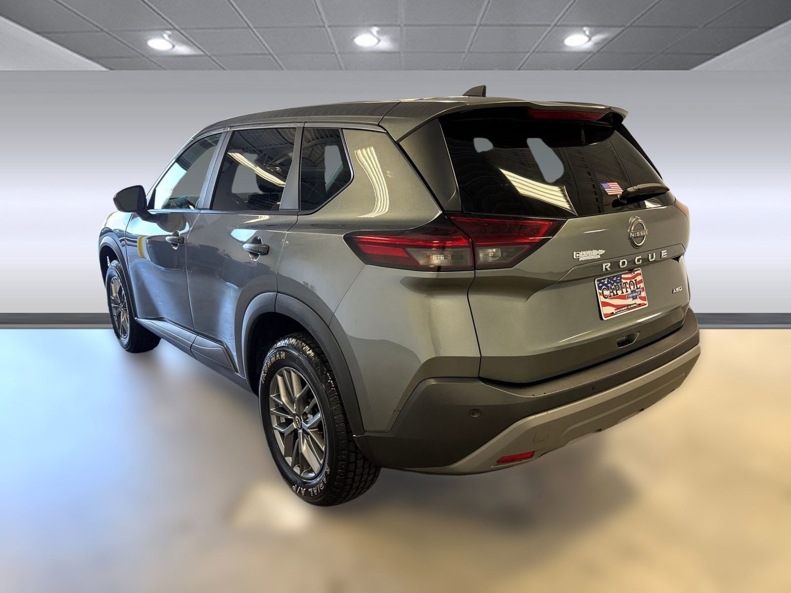 2023 Nissan Rogue S photo 3