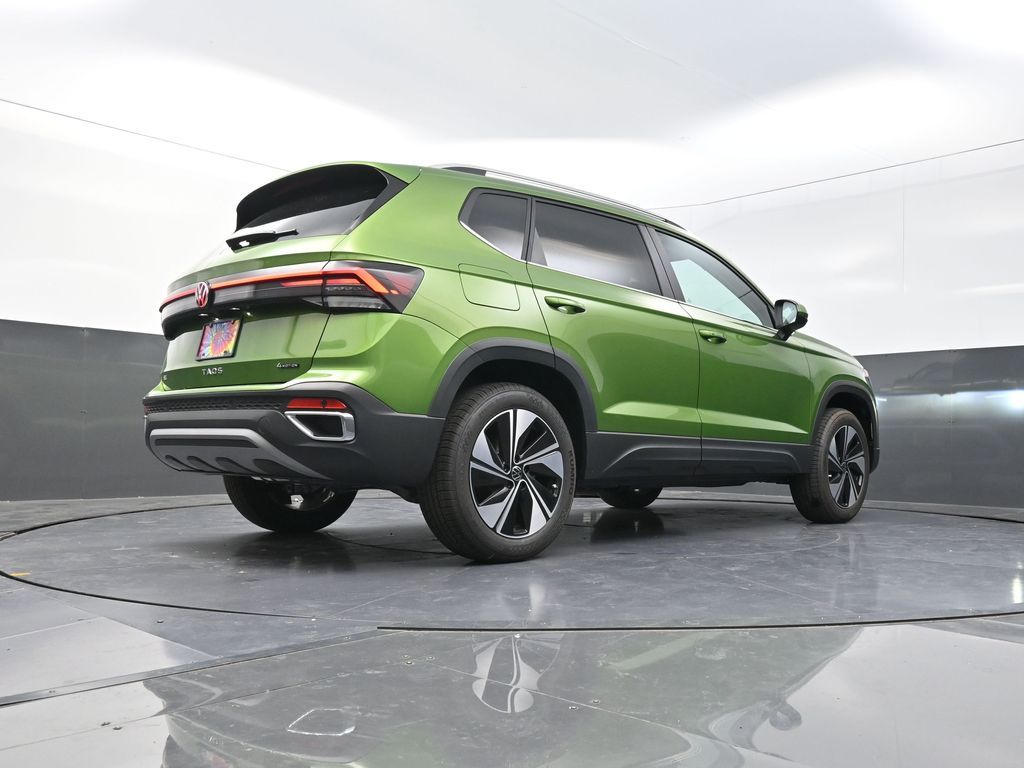 2025 Volkswagen Taos SE photo 24