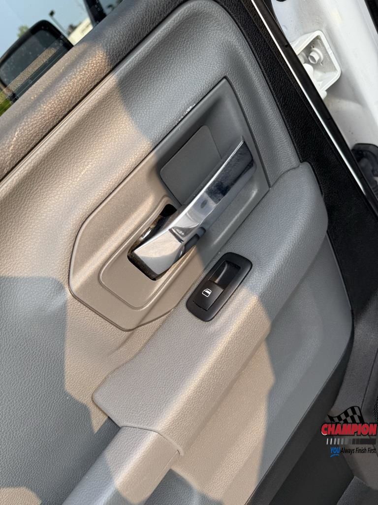2019 Ram 1500 Classic SLT photo 16