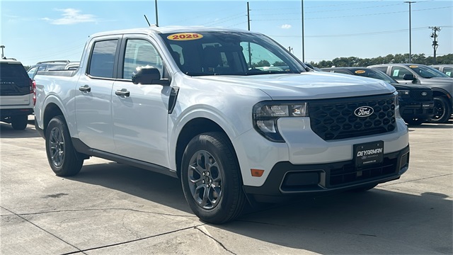 2025 Ford Maverick XLT's photo