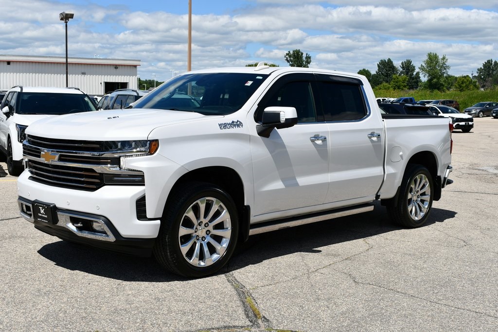 Used 2021 Chevrolet Silverado 1500 High Country with VIN 1GCUYHEL3MZ103345 for sale in Rochester, Minnesota