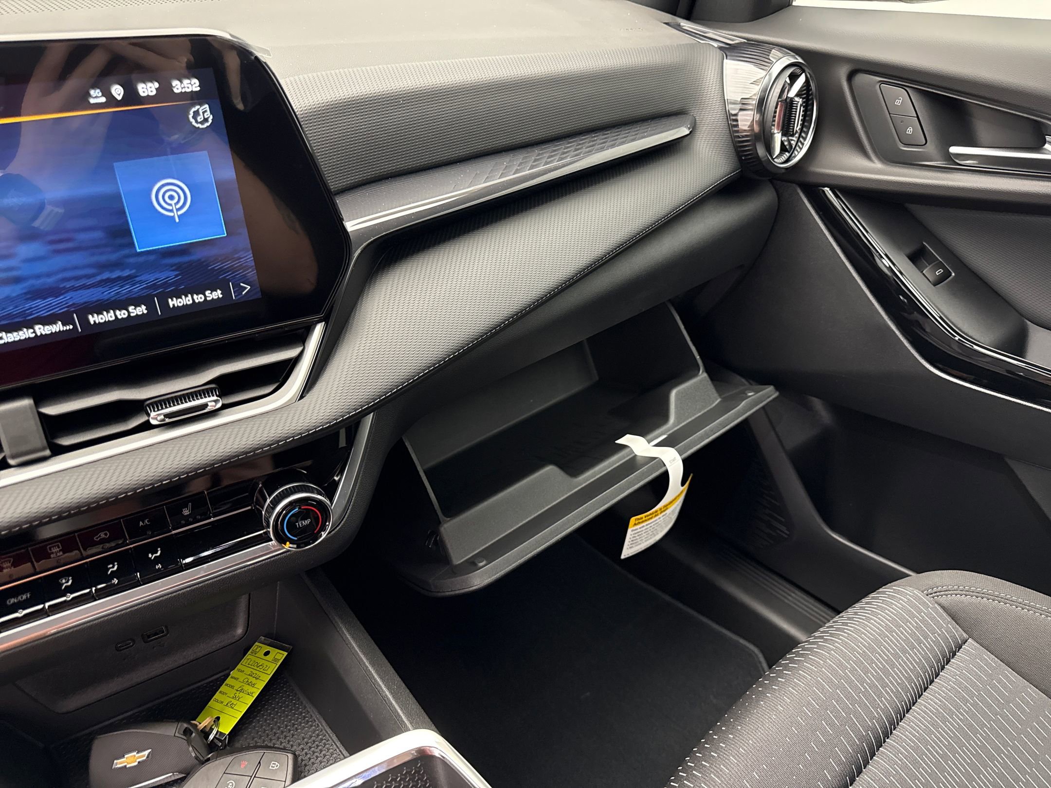 2026 Chevrolet Equinox LT photo 38