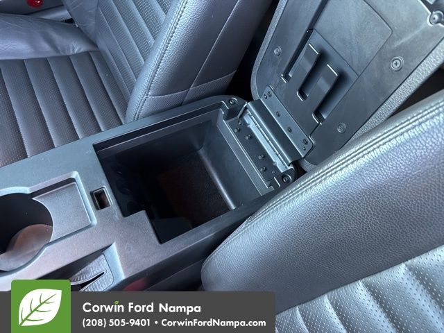 2005 Ford Mustang GT Premium photo 18