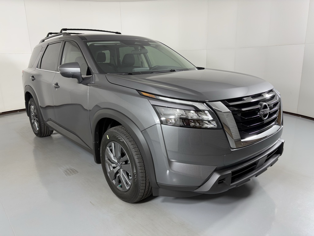 2025 Nissan Pathfinder SV photo 2