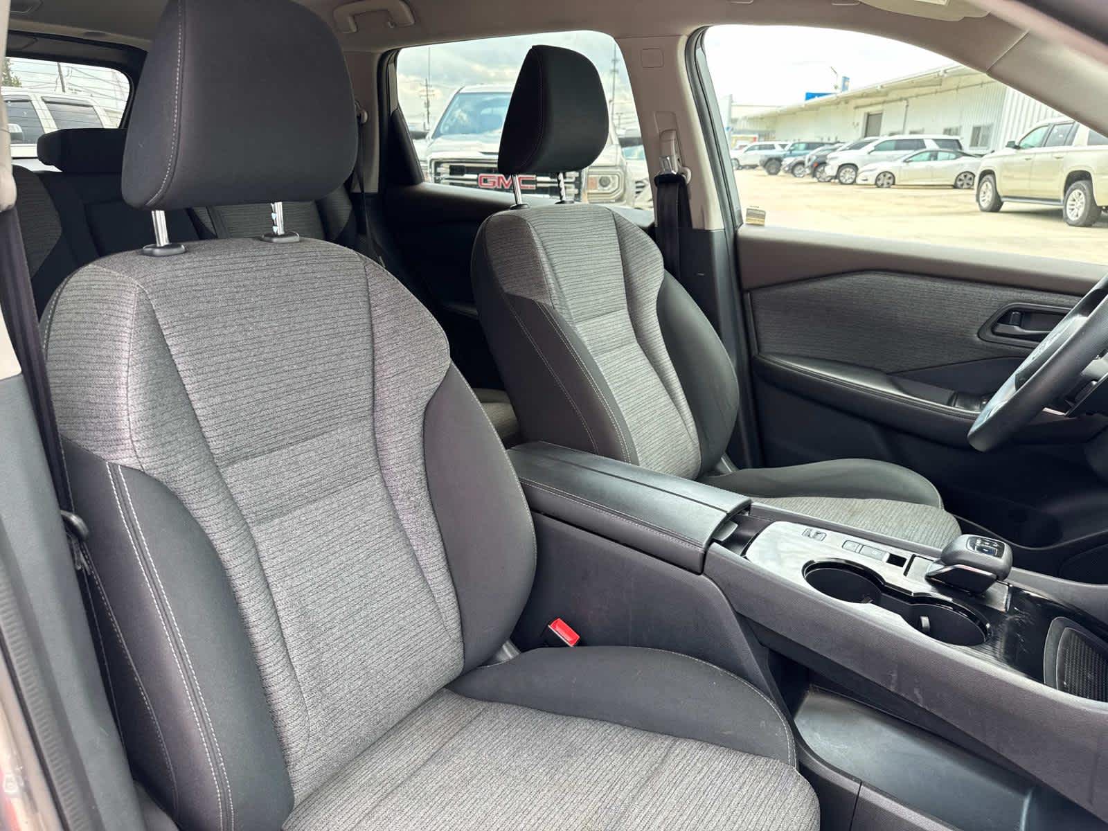 2021 Nissan Rogue S photo 25