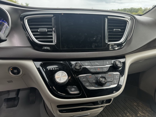 2018 Chrysler Pacifica Touring Plus photo 5