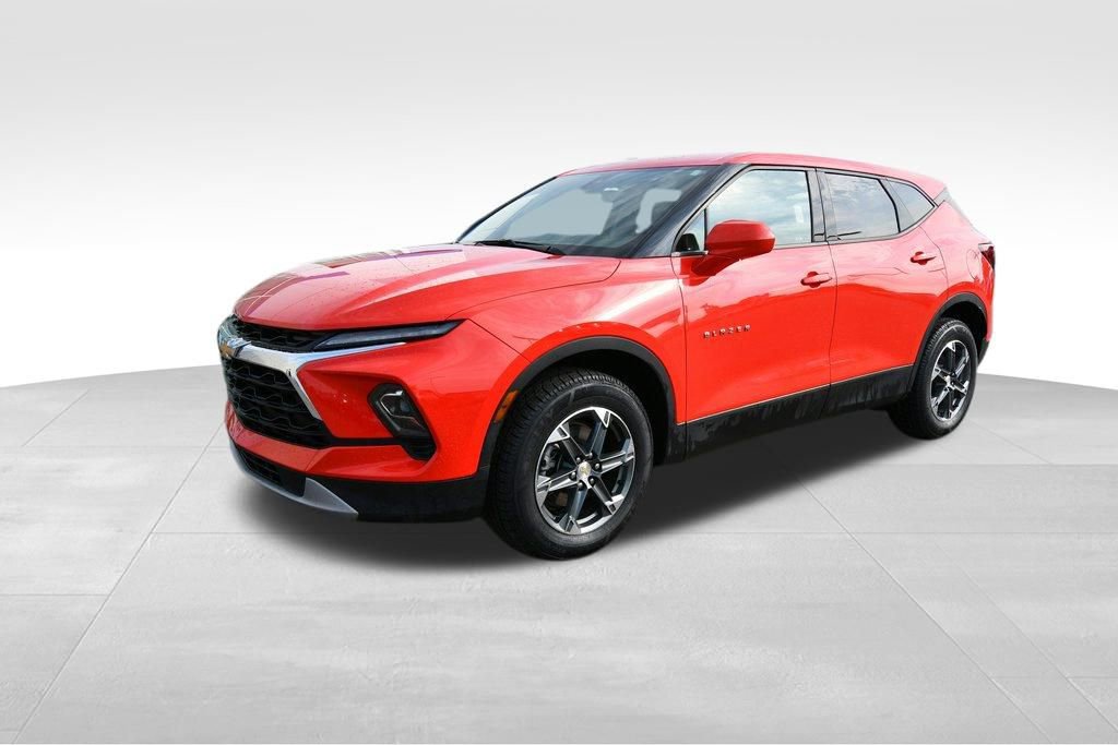 Used 2025 Chevrolet Blazer 2LT with VIN 3GNKBHR4XSS138073 for sale in North Branch, Minnesota