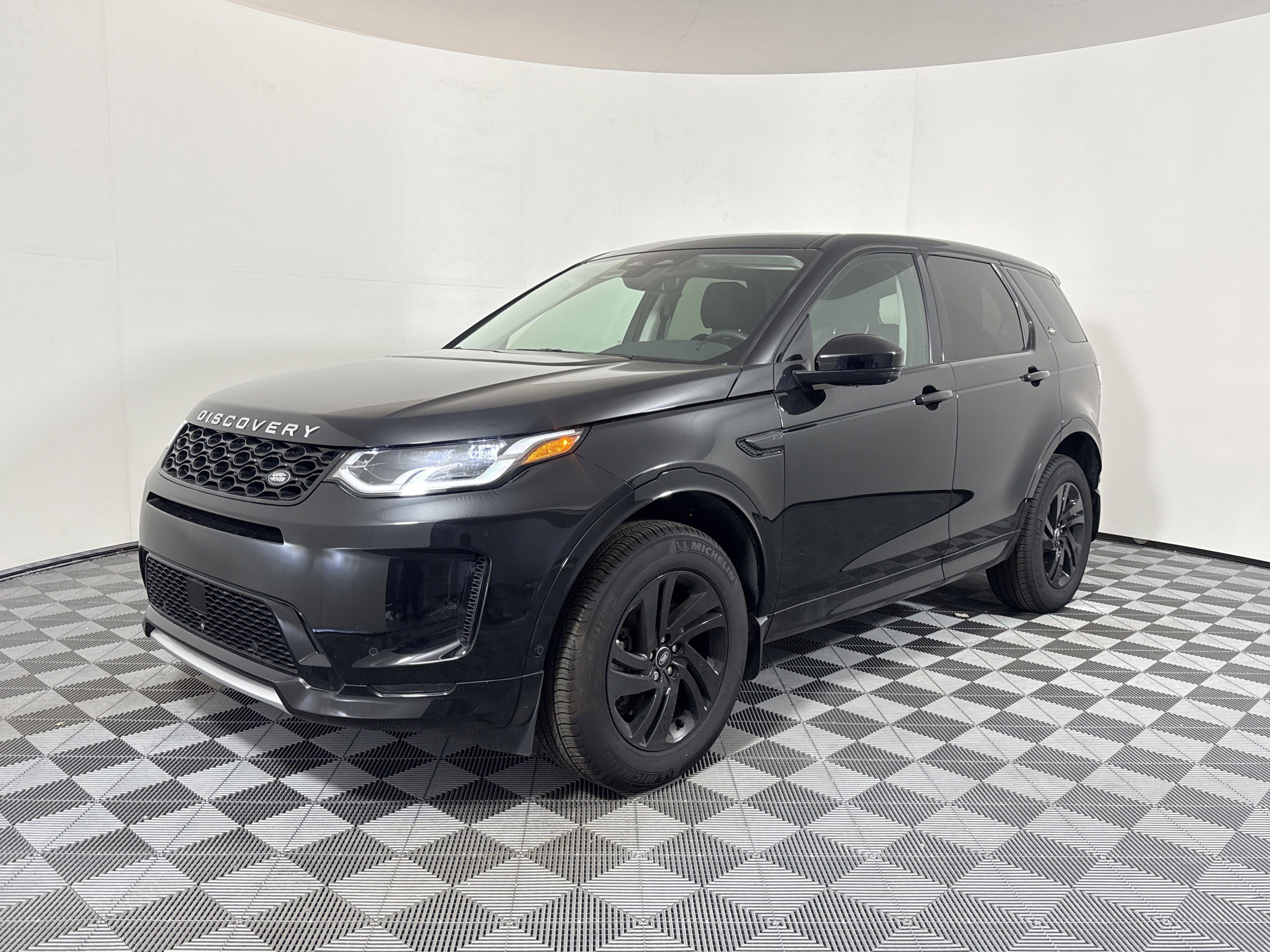 2025 Land Rover Discovery Sport S