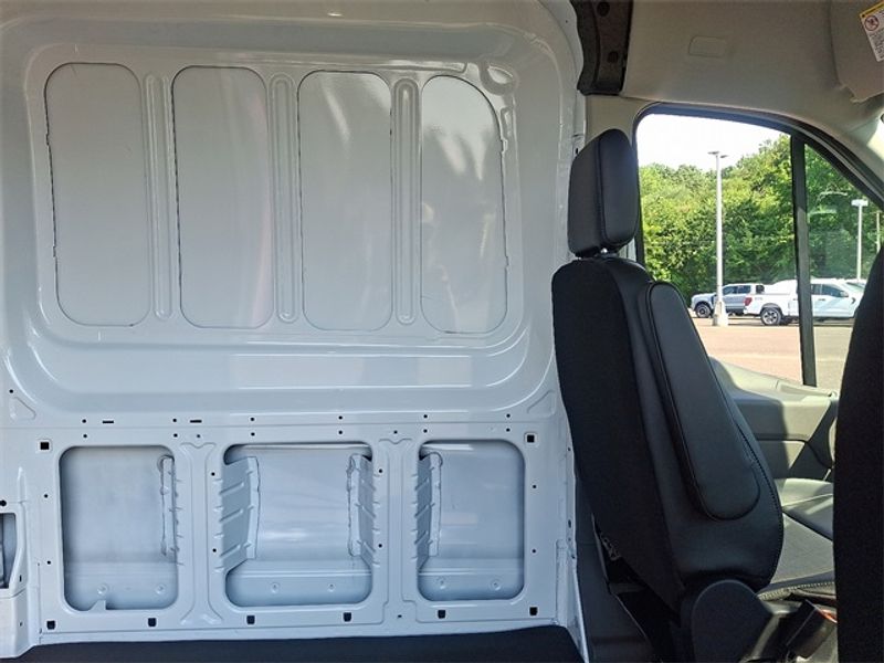 2025 Ford Transit Cargo Van photo 5