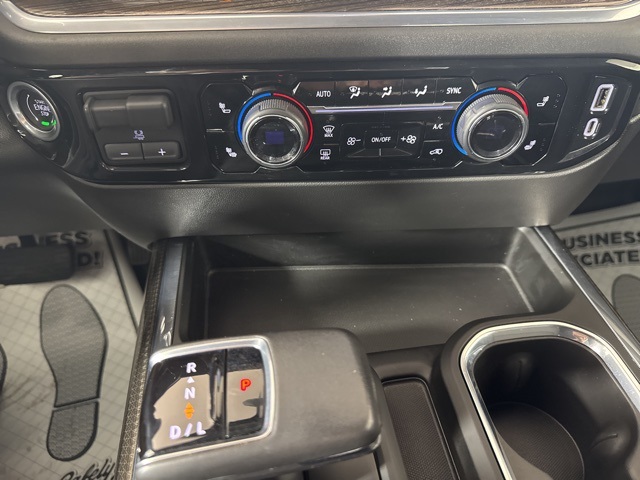 2022 Chevrolet Silverado 1500 RST photo 16