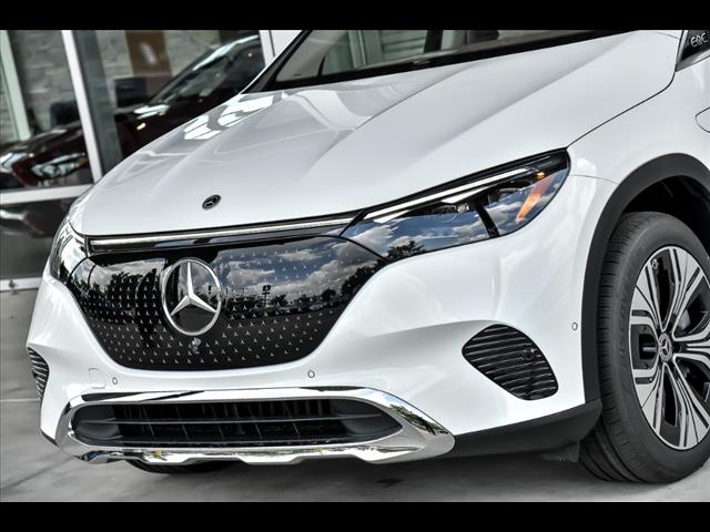 2025 Mercedes Benz EQE SUV 350 4MATIC photo 4