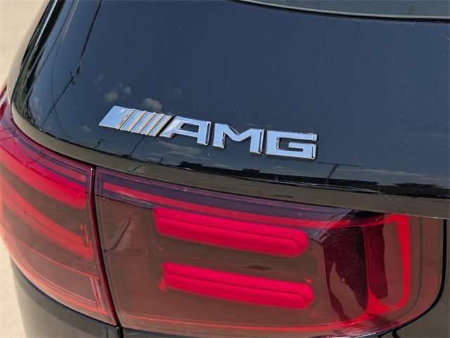 2025 Mercedes Benz GLB 35 AMG 4MATIC photo 4