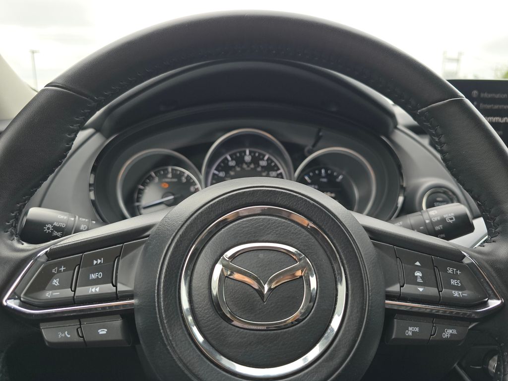 2023 Mazda CX-9 Touring photo 18