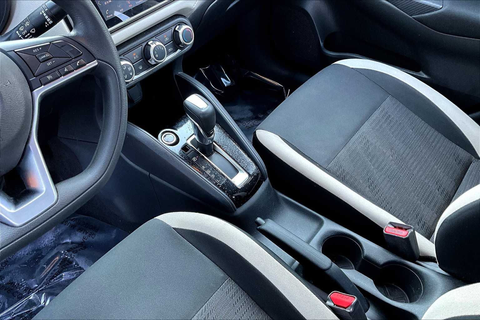 2021 Nissan Versa SV photo 16