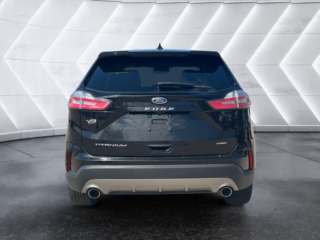 2022 Ford Edge Titanium photo 5