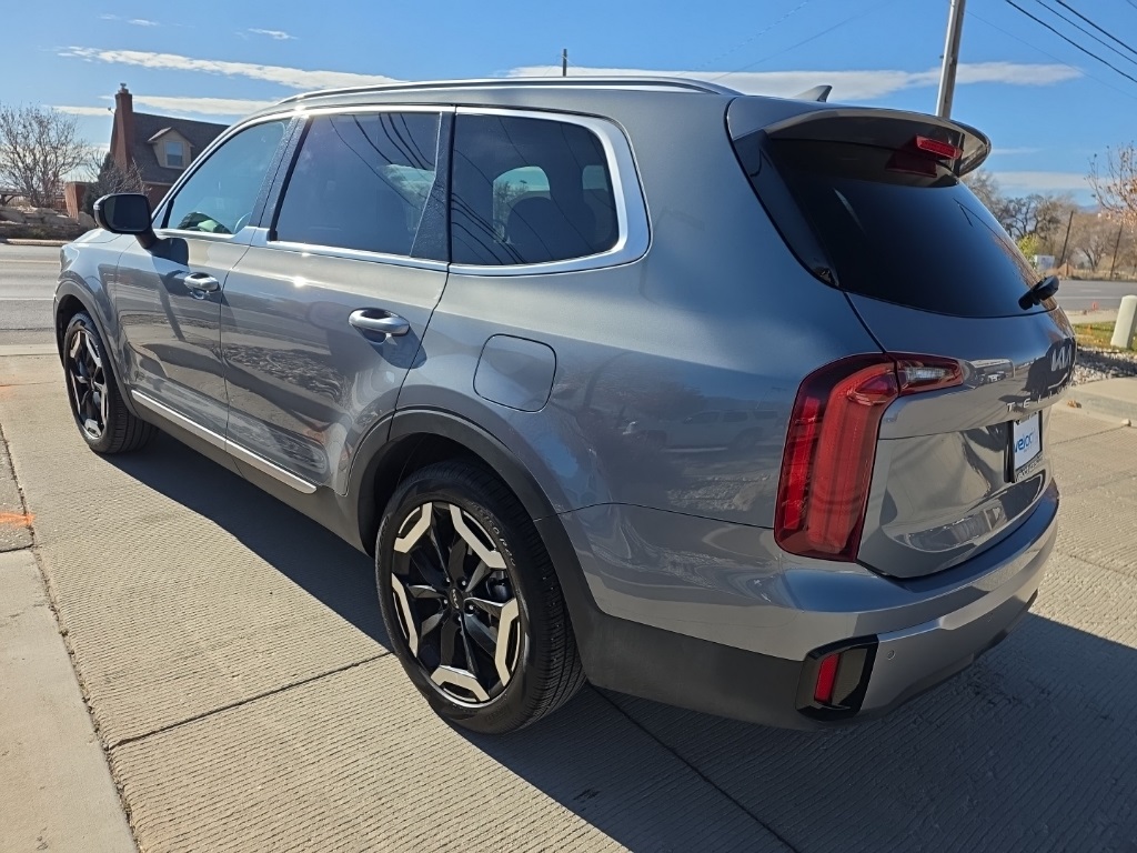2025 Kia Telluride S photo 4