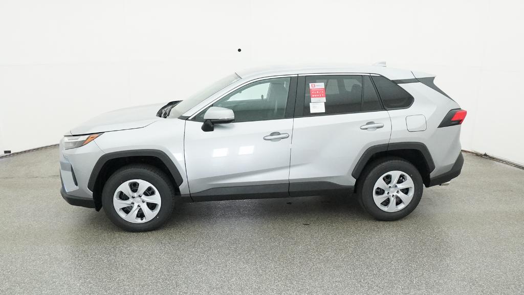2025 Toyota RAV4 LE photo 4