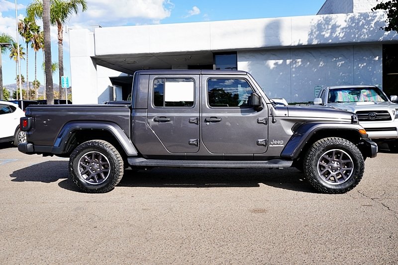 Certified Used 2021 Gray Jeep Overland image 6