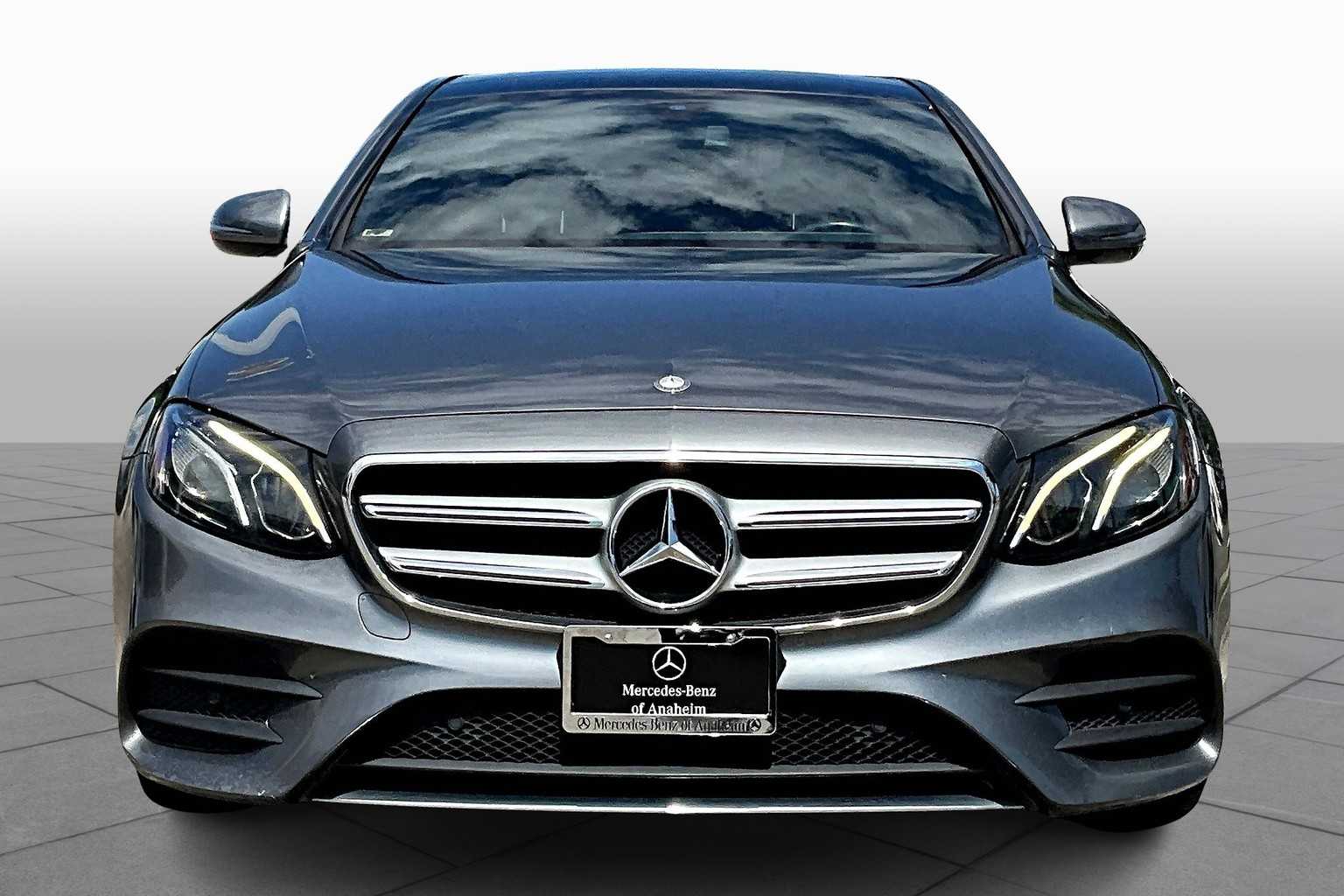 2017 Mercedes Benz E 300 Sport photo 3