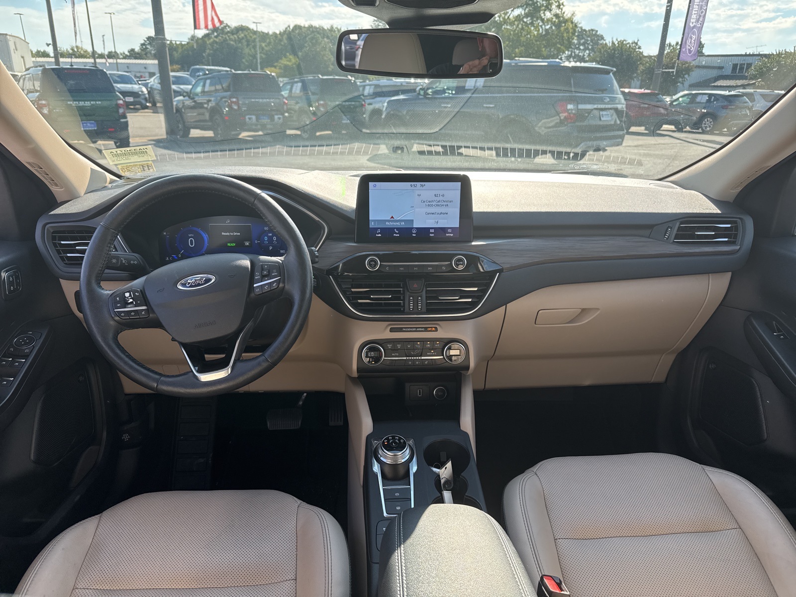 2020 Ford Escape Titanium Hybrid photo 3