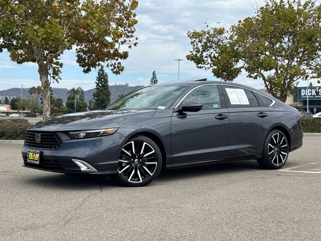 2023 Honda Accord Hybrid Touring photo 2