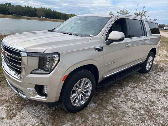 2023 GMC Yukon XL SLT's photo