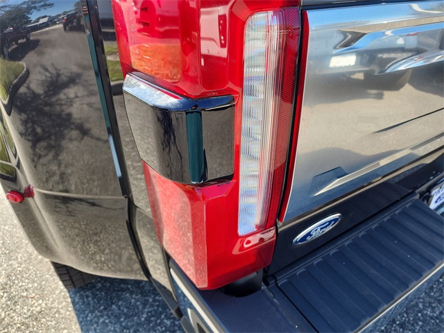 2025 Ford F-450 King Ranch photo 6