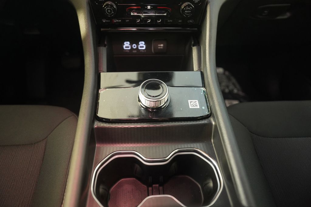 Used 2025 White Jeep Laredo image 24