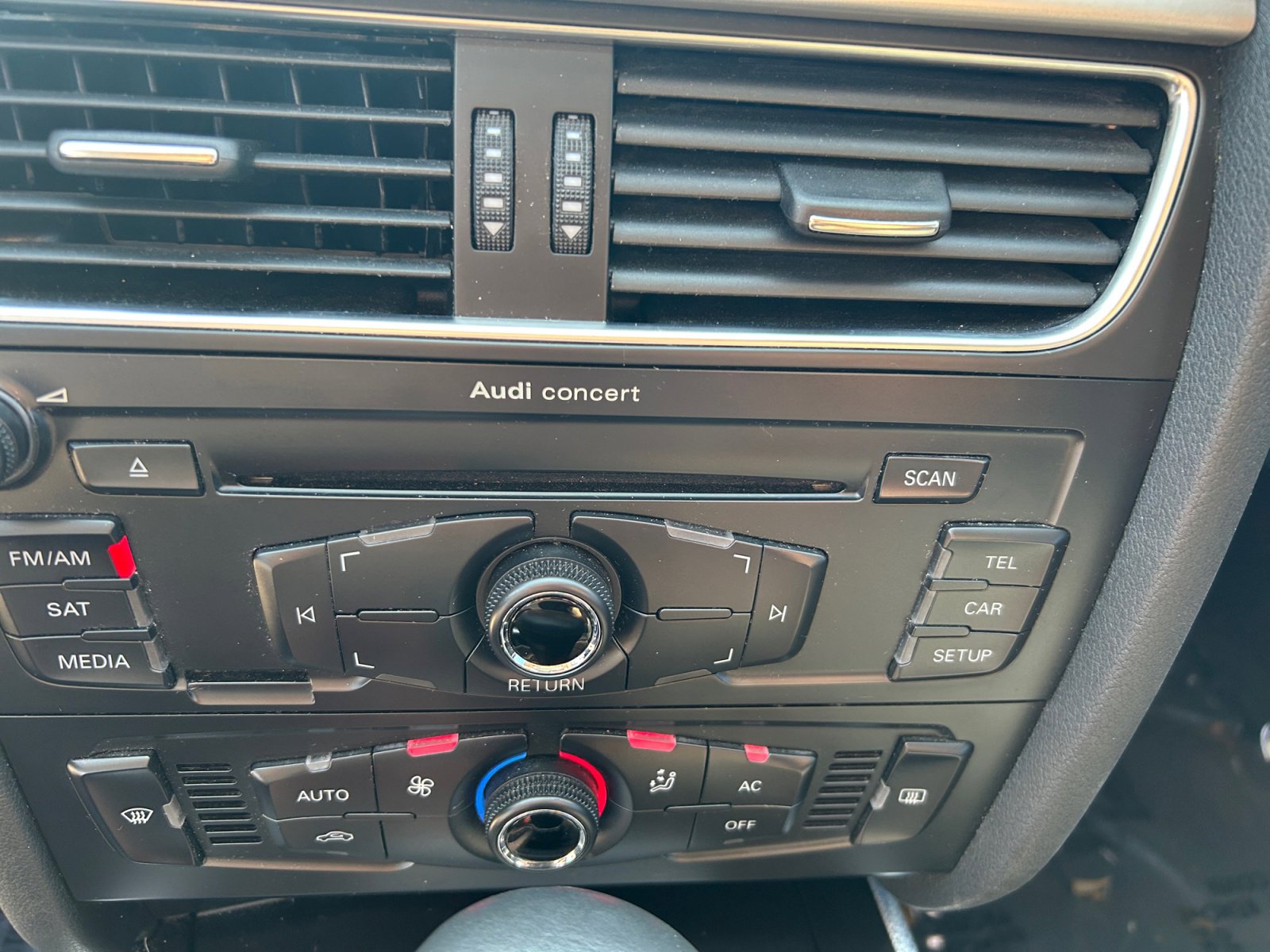 2011 Audi A5 2.0T Premium photo 19