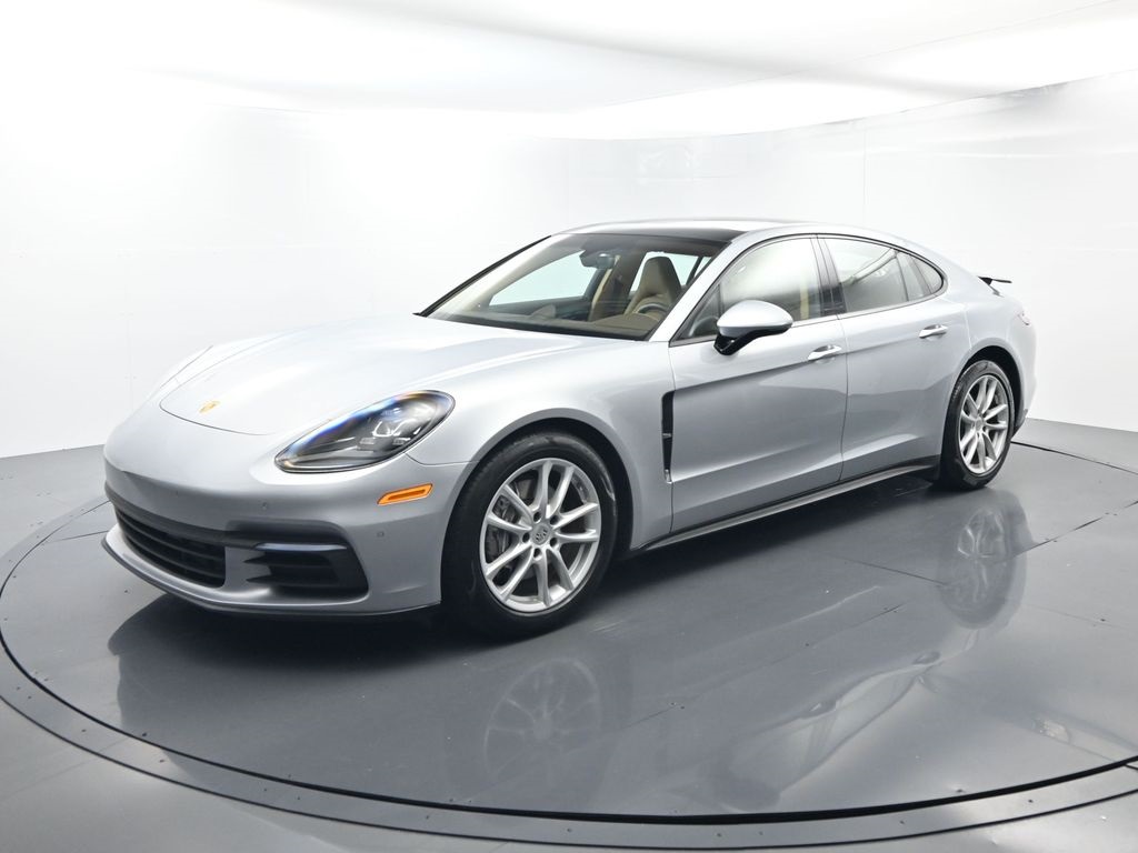 2020 Porsche Panamera Base's photo